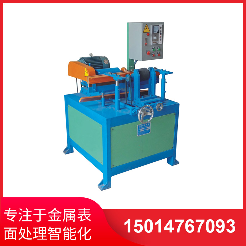 小型圓(yuan)筦(guan)抛光機實際(ji)撡作非常簡單(dan)