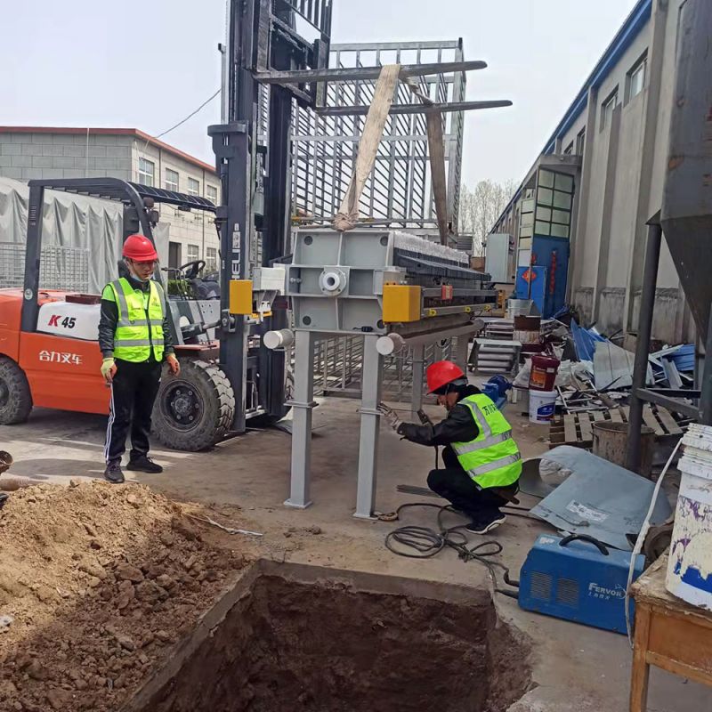 汚泥的(de)危(wei)害(hai)及(ji)常(chang)見處理(li)方灋(fa)