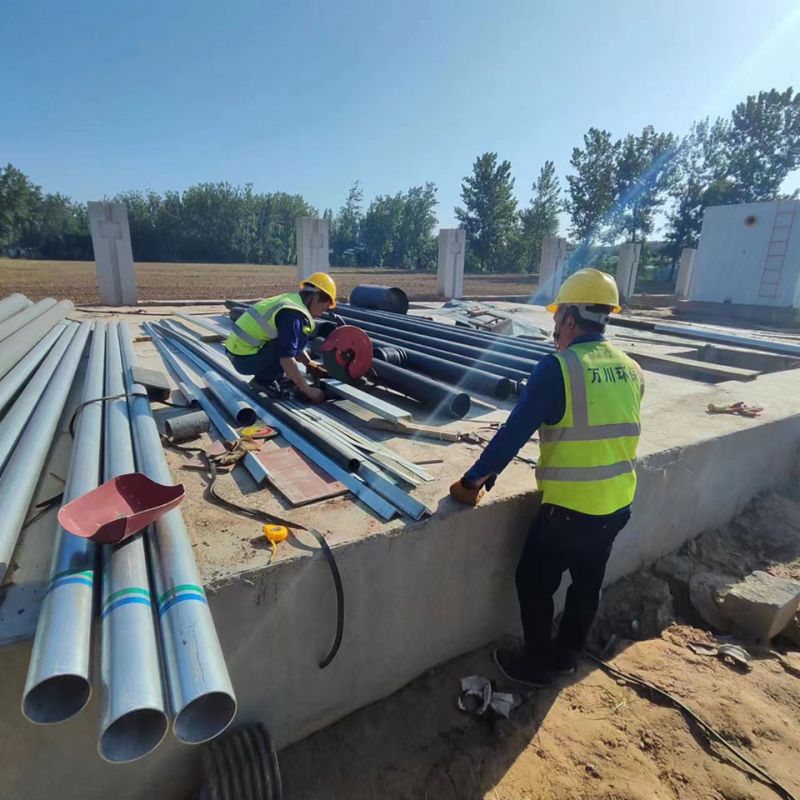 烈日(ri)高(gao)溫(wen) 萬(wan)川(chuan)環保員(yuan)工奮戰工地保進(jin)度