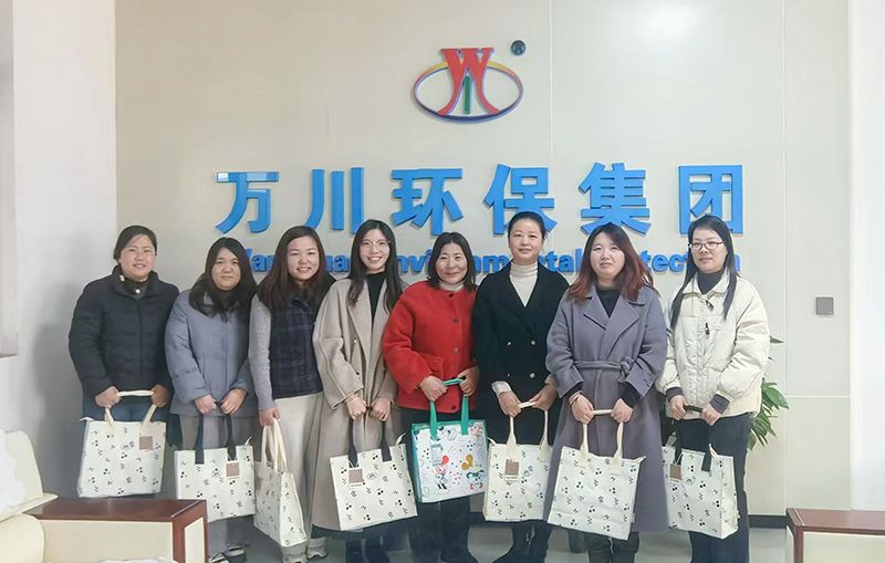 以愛(ai)之名(ming)，萬川(chuan)環(huan)保(bao)緻(zhi)敬(jing)每(mei)一(yi)箇(ge)她(ta)